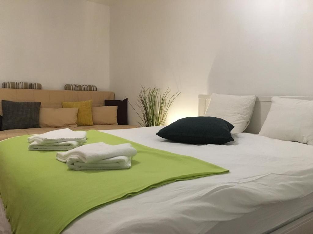New Green Apartment Studio 1 Bucureşti Ngoại thất bức ảnh